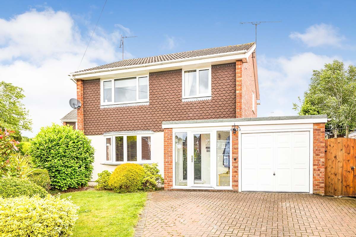3 bed detached house for sale in Greystones Way, Oswestry, Shropshire