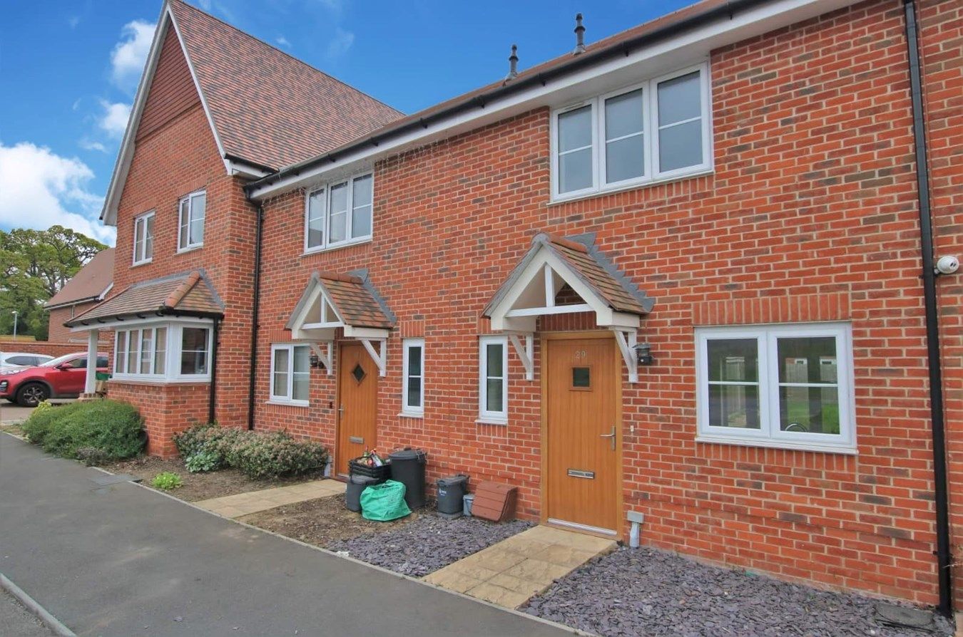 2 bed terraced house for sale in Barford Drive, Wokingham RG40 Zoopla