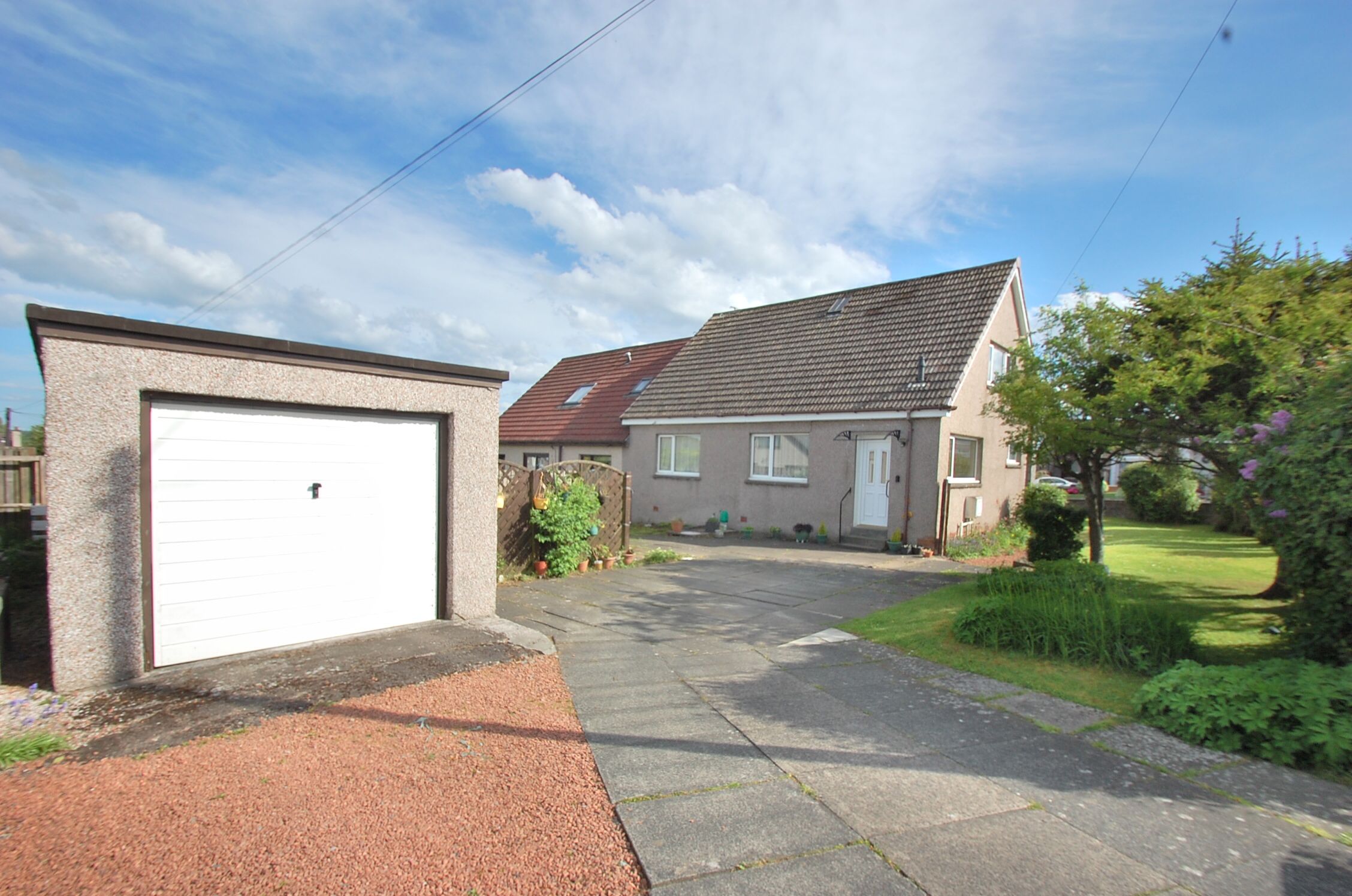 3 bed semidetached house for sale in The Hennings, Sauchie FK10 Zoopla