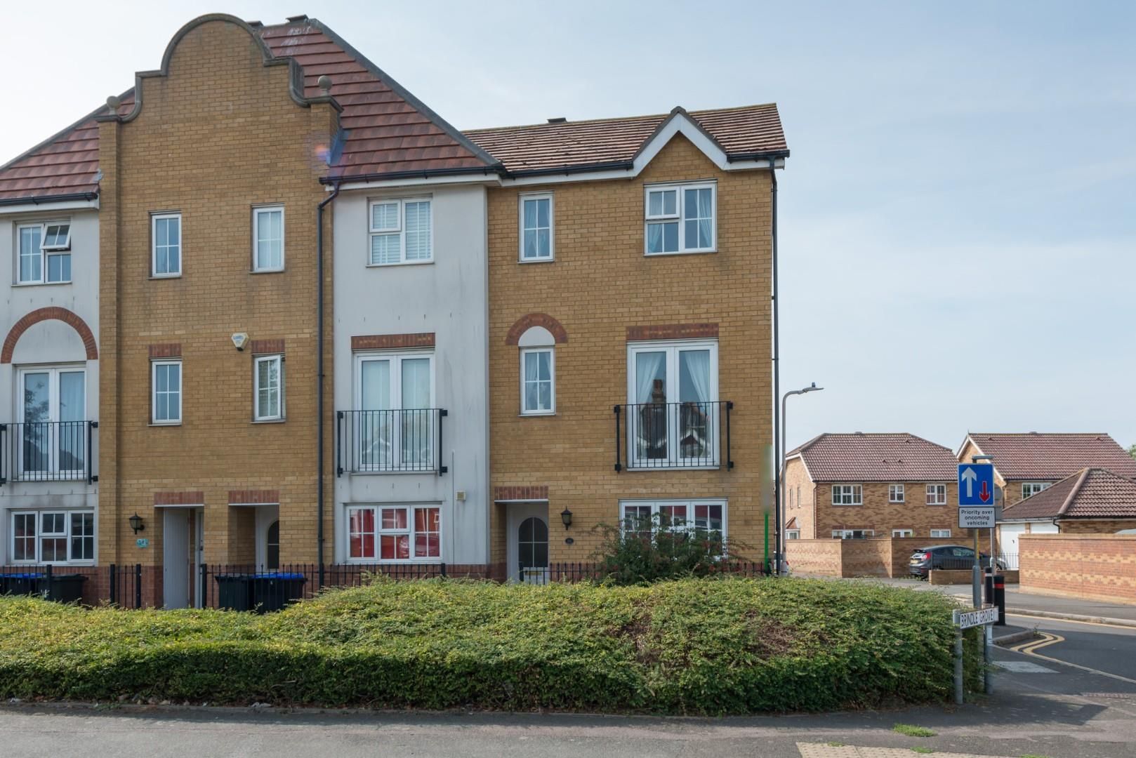 4 bed end terrace house for sale in The Chase, Montefiore Avenue