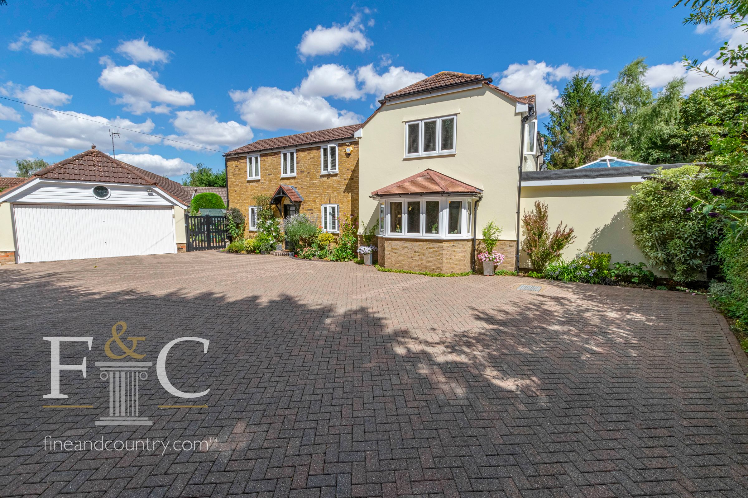 5 bed detached house for sale in Epping Road, Broadley Common, Nazeing
