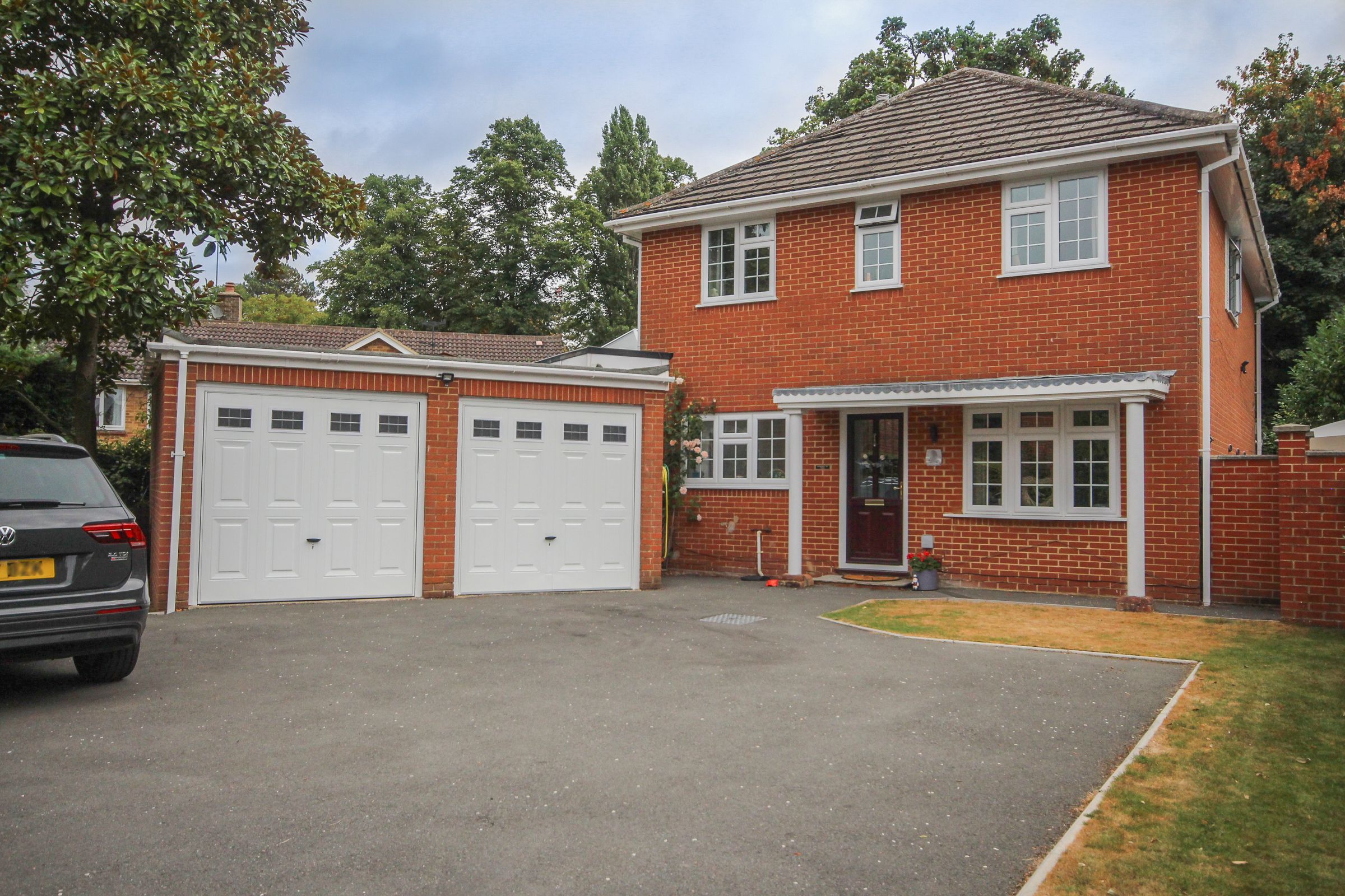 4 bed detached house to rent in Milton Gardens, Wokingham RG40 Zoopla