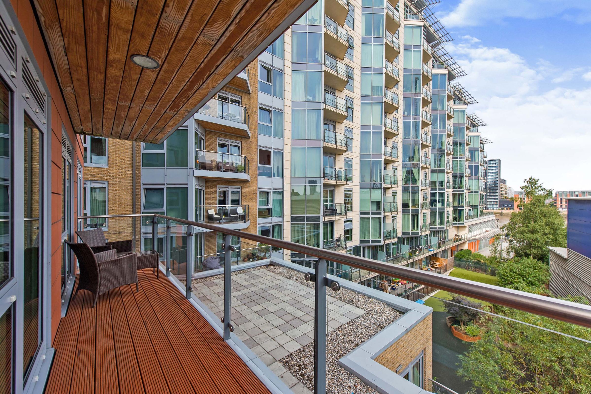 2 bed flat for sale in Juniper Drive, London SW18 Zoopla