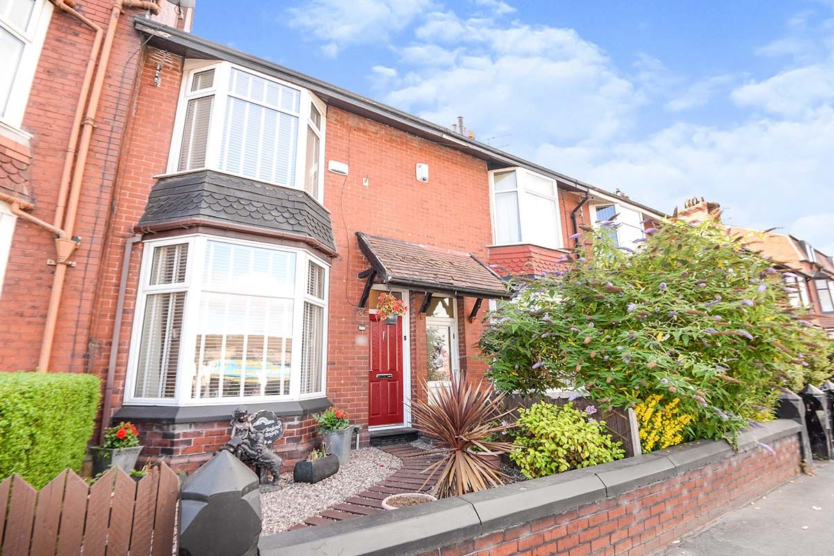3 bed terraced house for sale in Shaw Road, Royton, Oldham, Greater Manchester OL2 Zoopla
