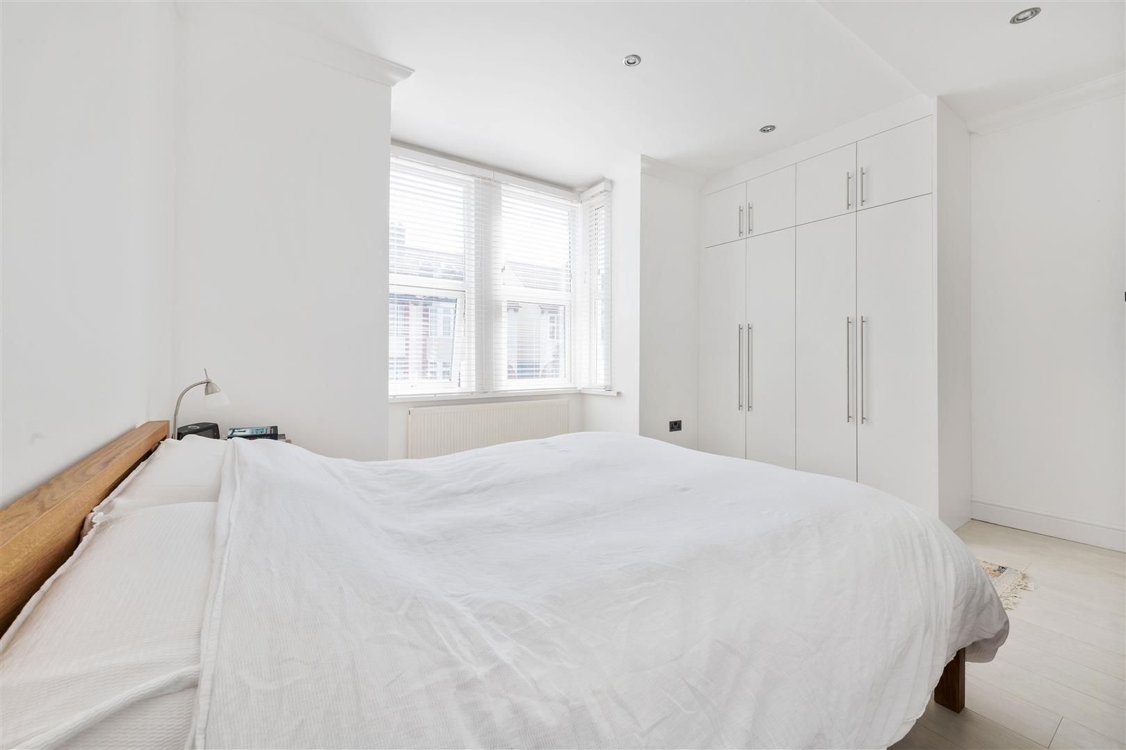 2 bed flat for sale in Beaconsfield Road, London N11 Zoopla