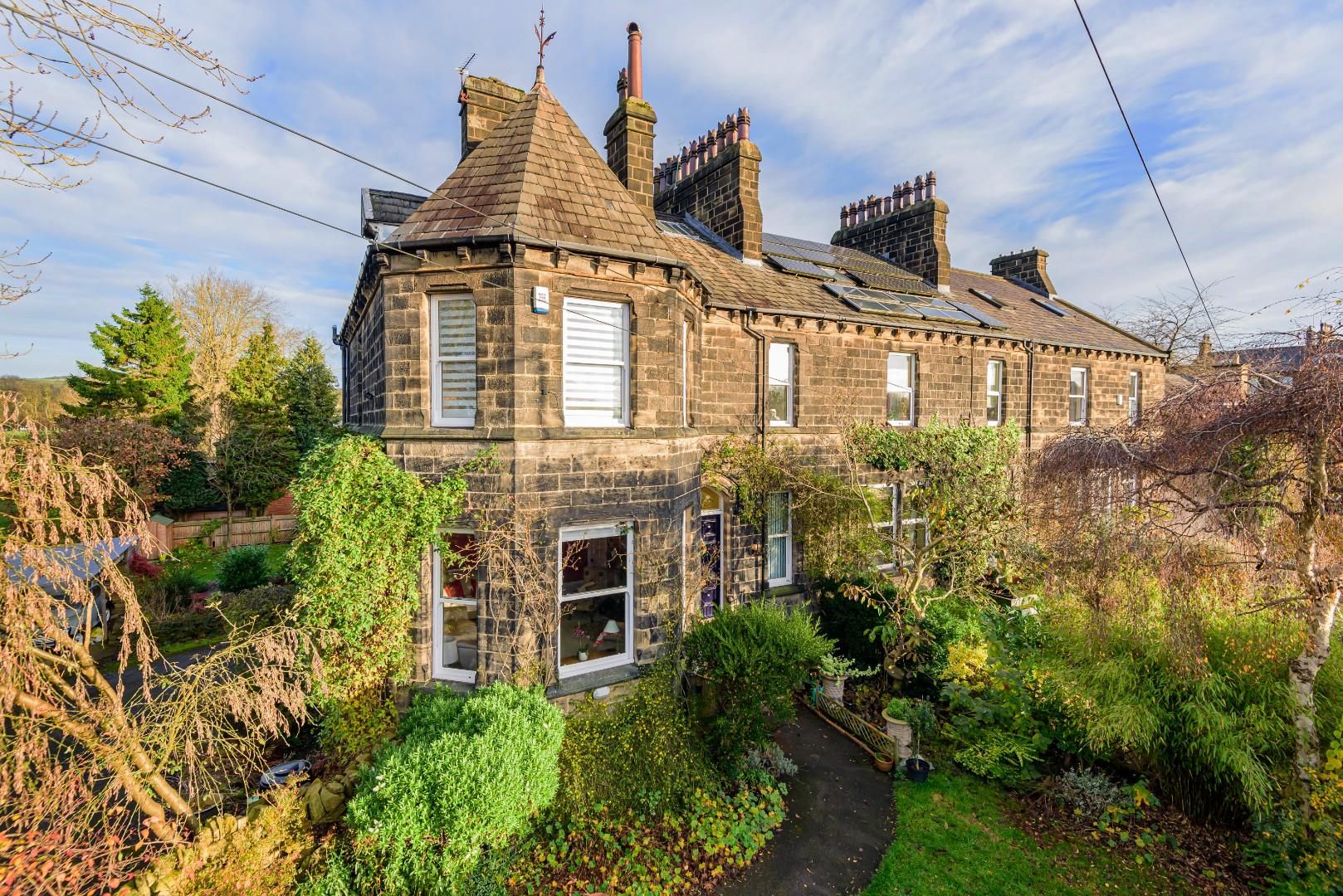 6 bed property for sale in Kirk Lane, Yeadon, Leeds LS19 Zoopla