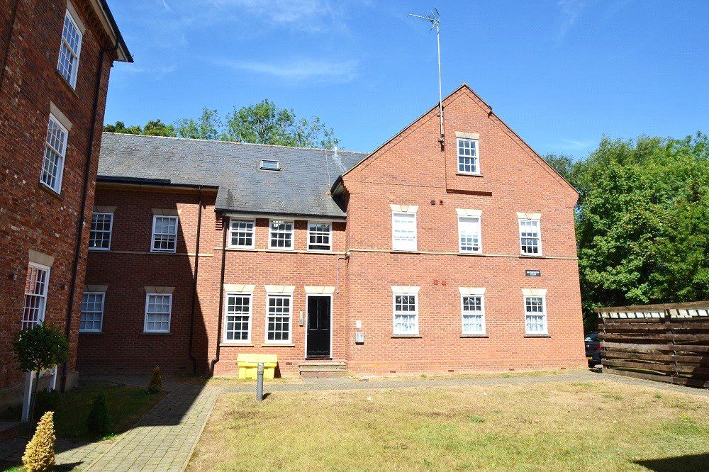 2 bed flat for sale in Nelson Street, Buckingham MK18 Zoopla