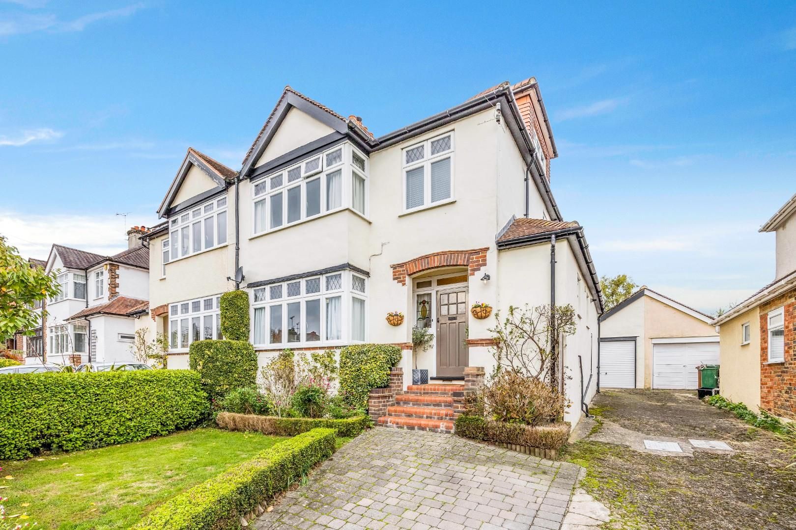 4 bed semidetached house for sale in Pine Walk, Banstead SM7 Zoopla