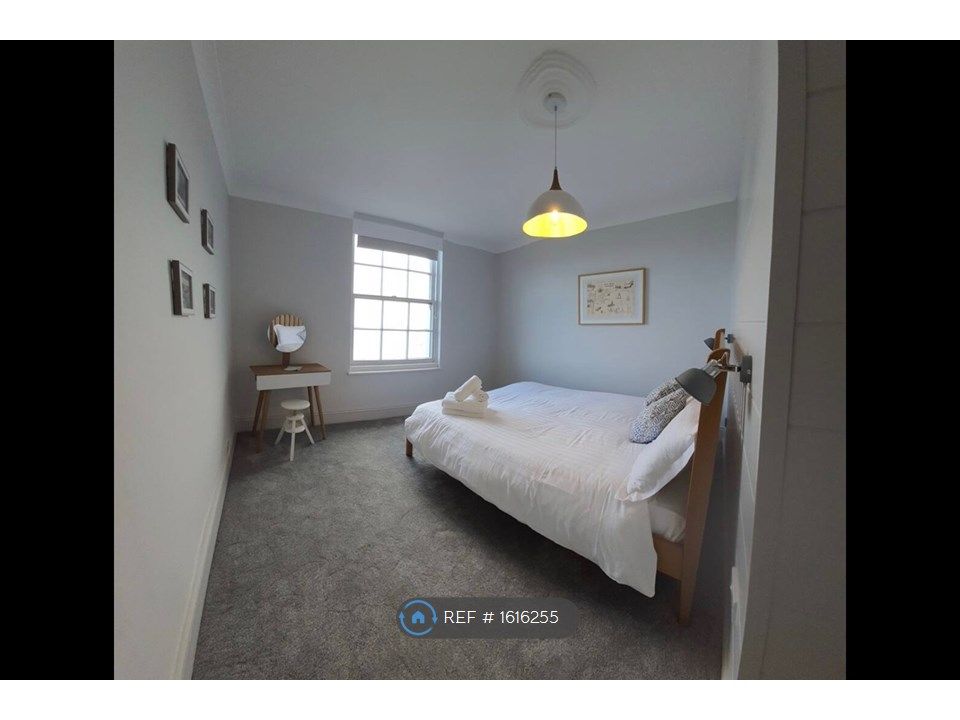 2 bed flat to rent in Hillsborough Terrace, EX34 Zoopla