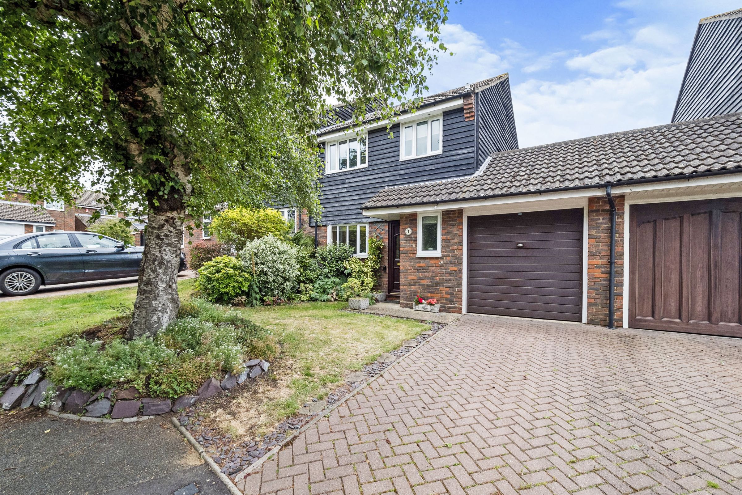 3 bed semidetached house for sale in Kinnaird Way, Woodford Green IG8