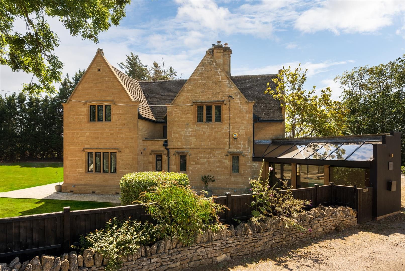 4 bed property for sale in Tewkesbury Road, Toddington, Nr. Cheltenham