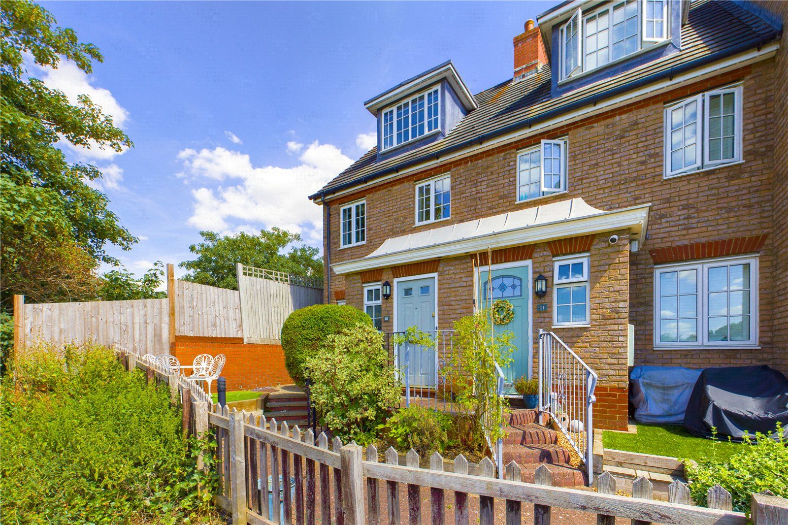 3 bed end terrace house for sale in Ivel Bury, Biggleswade