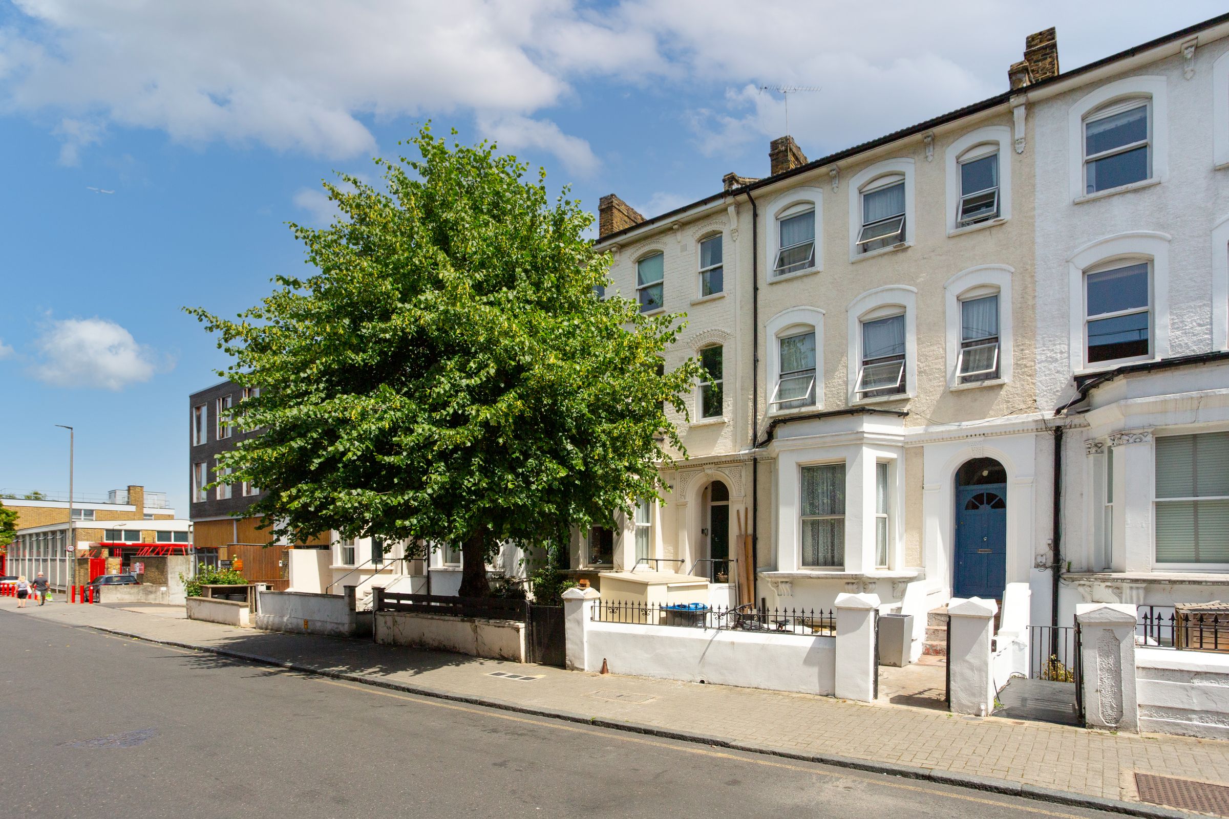 2 bed for sale in Balham Grove, London SW12 Zoopla