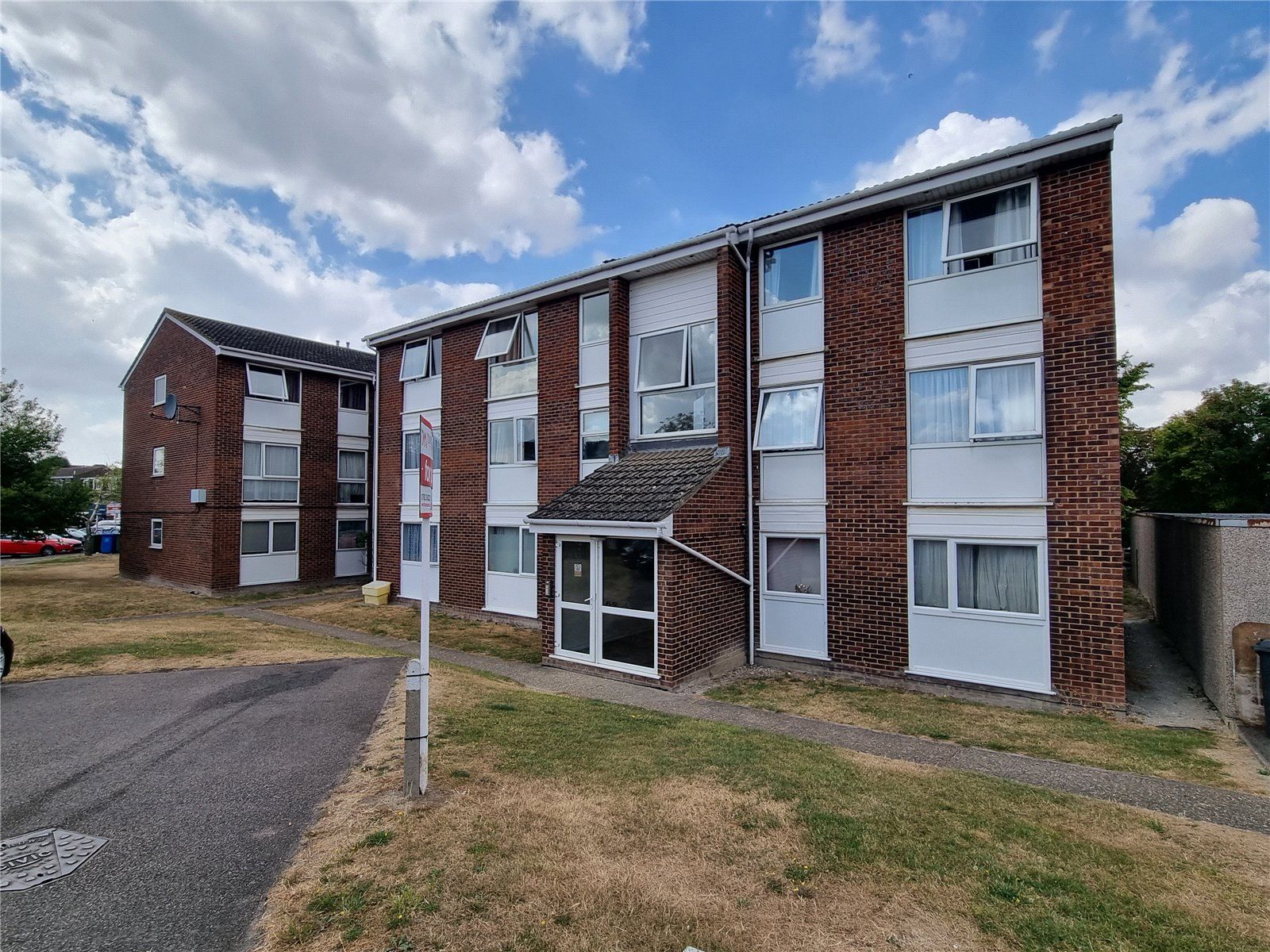 2 bed flat for sale in Thackeray Close, Royston, Hertfordshire SG8 Zoopla
