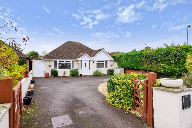 3 bed detached bungalow for sale in The Moors, Kidlington OX5 Zoopla