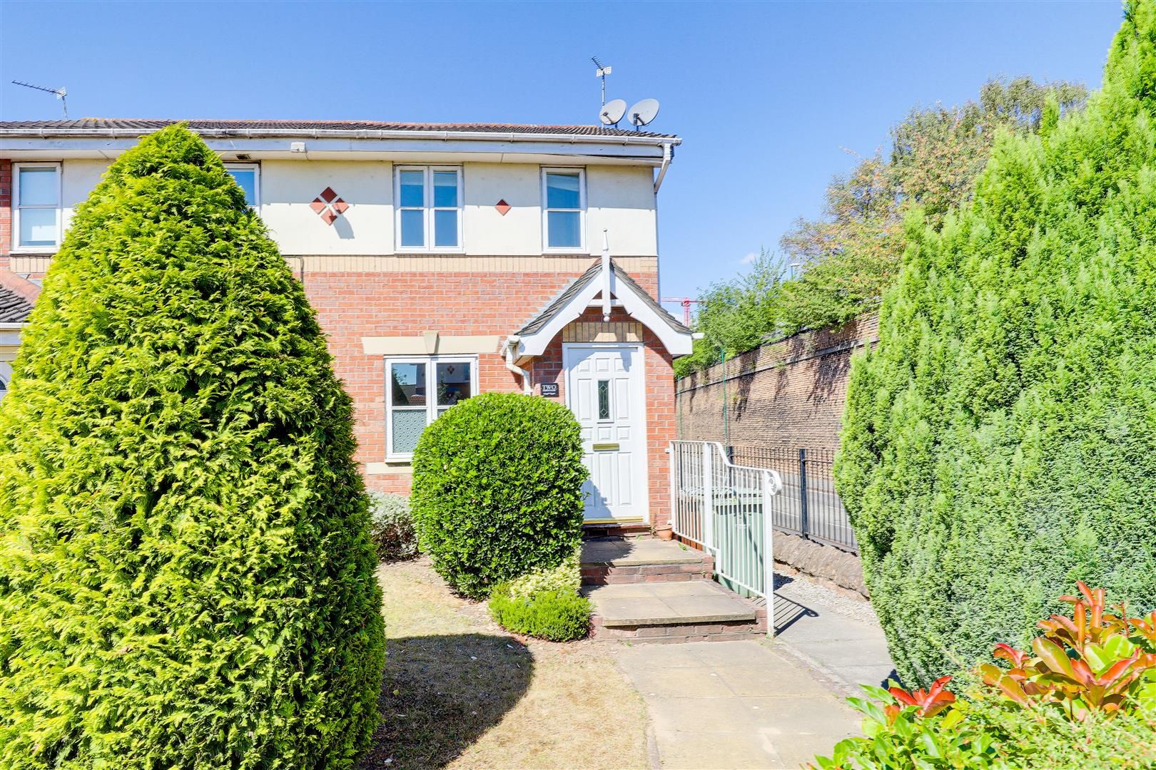 2 bed semidetached house to rent in Marham Close, Sneinton