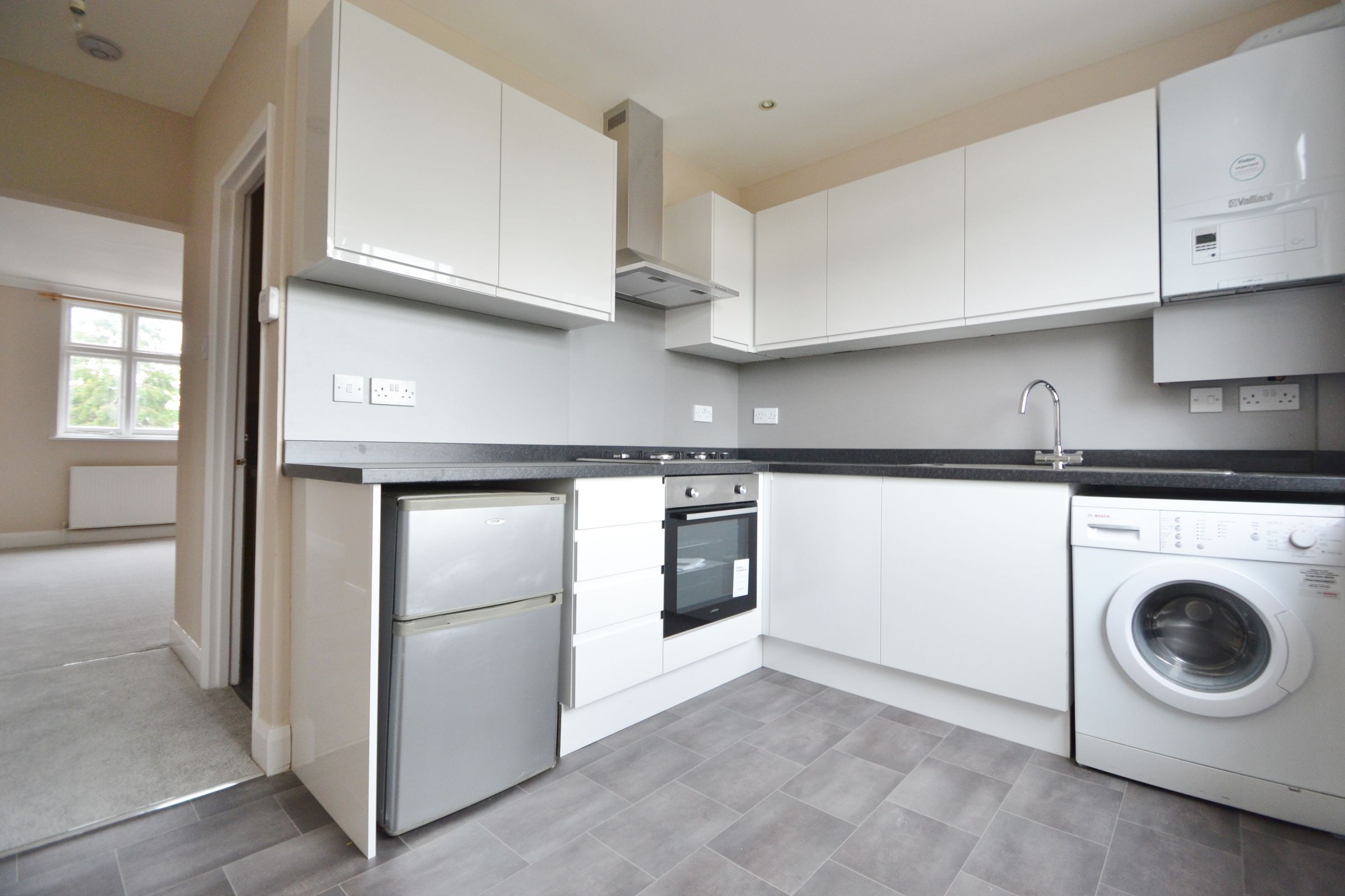 2 bed flat to rent in Alexandra Drive, Berrylands, Surbiton KT5 Zoopla