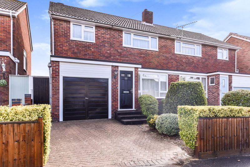 3 bed semidetached house for sale in Corbett Road, Waterlooville PO7