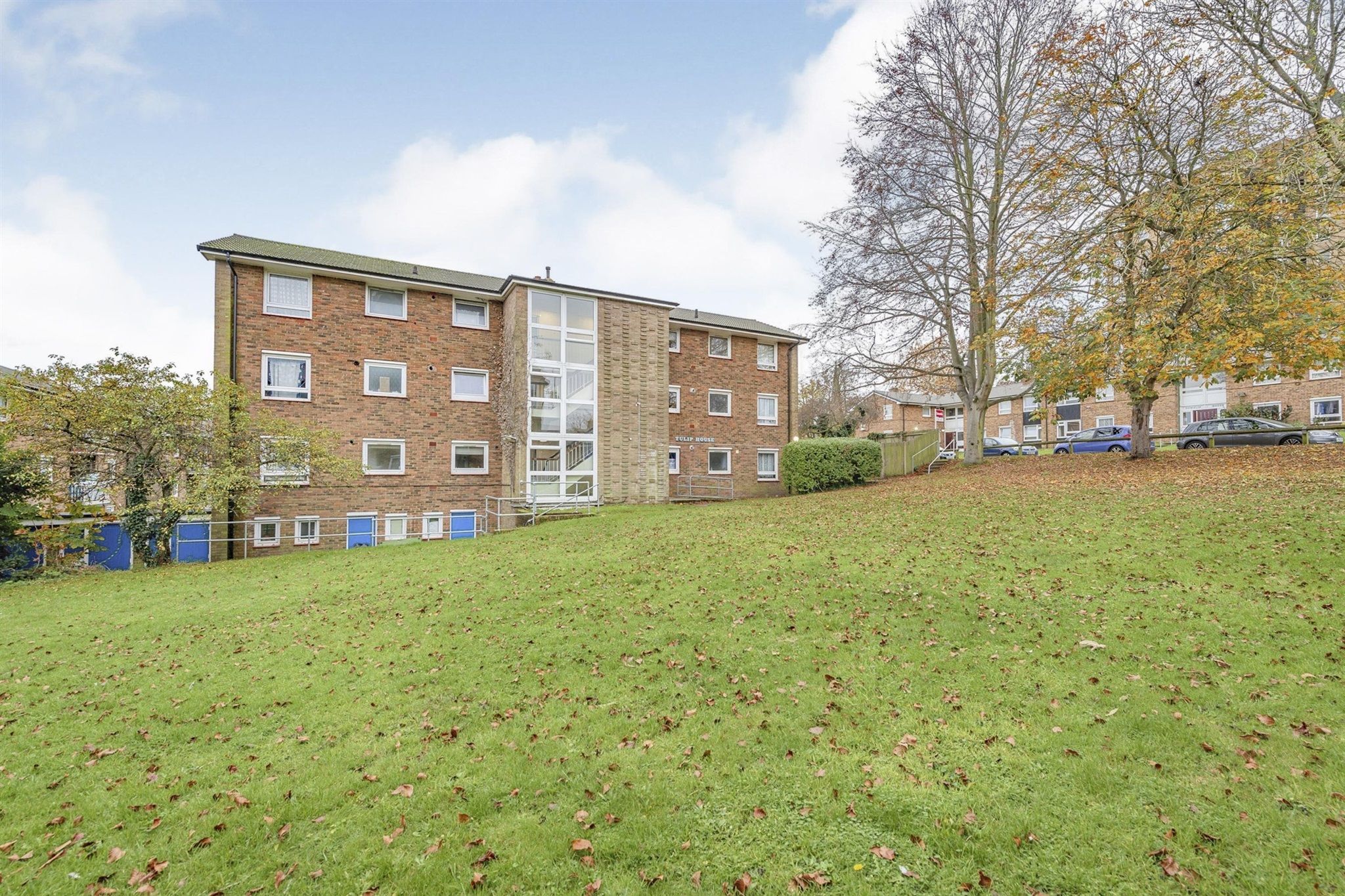2 bed flat for sale in Carrington Close, Redhill RH1 Zoopla