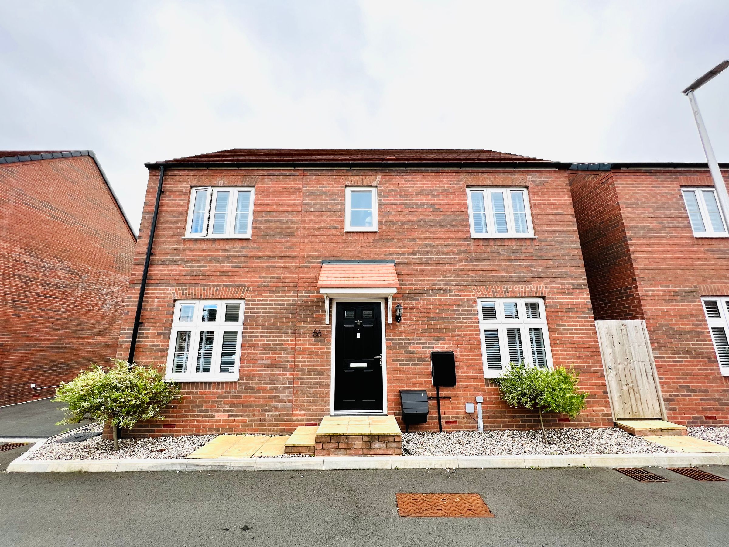 New home, 4 bed detached house for sale in Stryd Y Maswr, Llanelli SA15