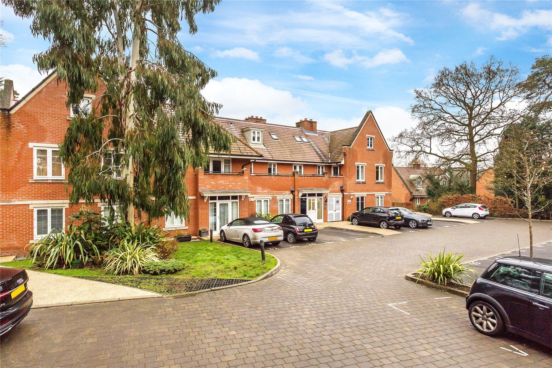 58 Sandy Lane, Woking GU22