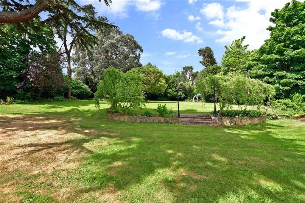 4 bed property for sale in Swanley Village Road, Swanley, Kent BR8 Zoopla