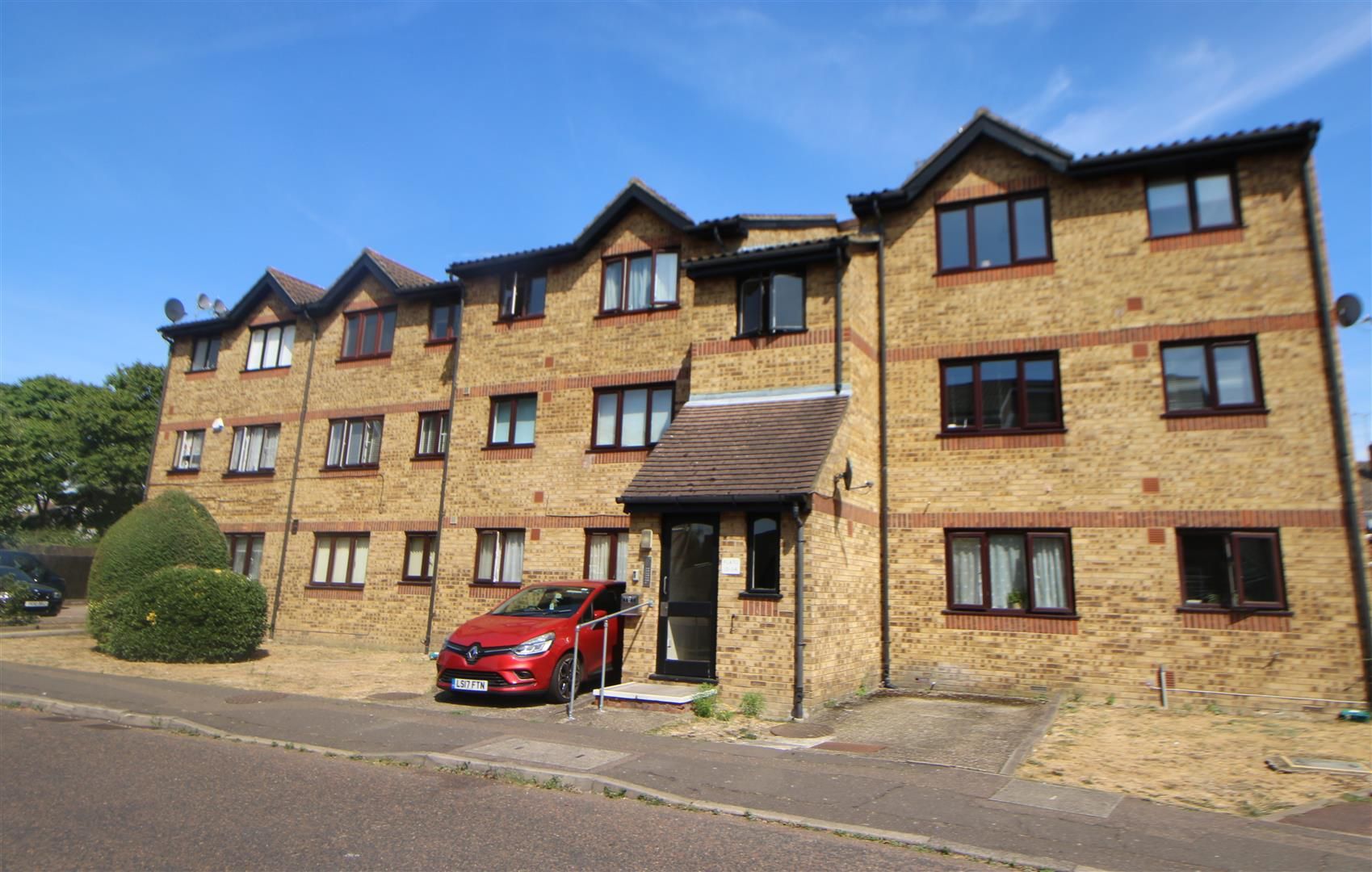 Studio to rent in Howard Close, Waltham Abbey EN9 Zoopla