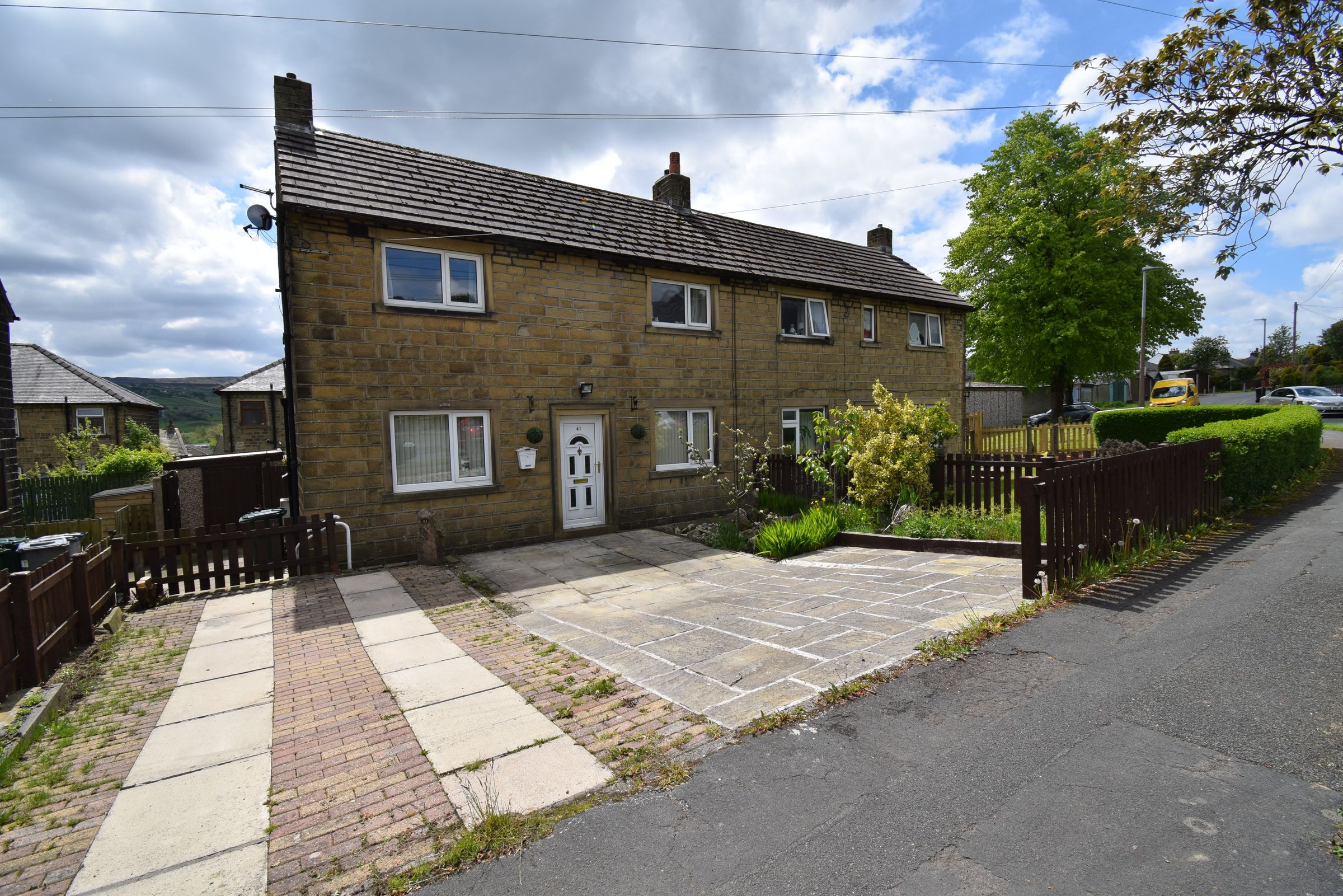 3 bed semidetached house for sale in Longlands Avenue, Slaithwaite