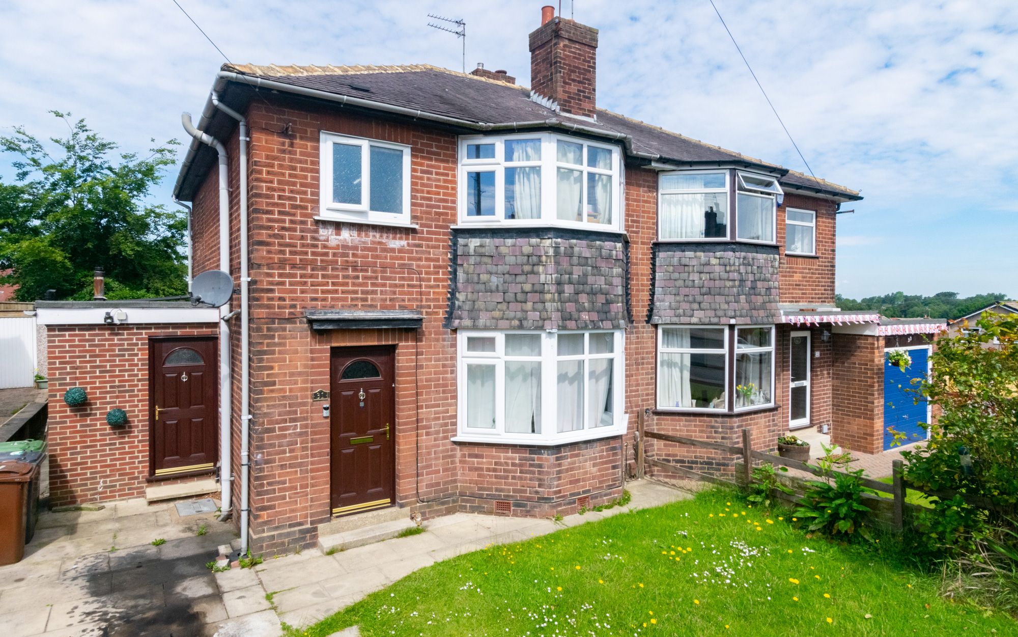 3 bed semidetached house for sale in Hawks Nest Gardens West, Leeds