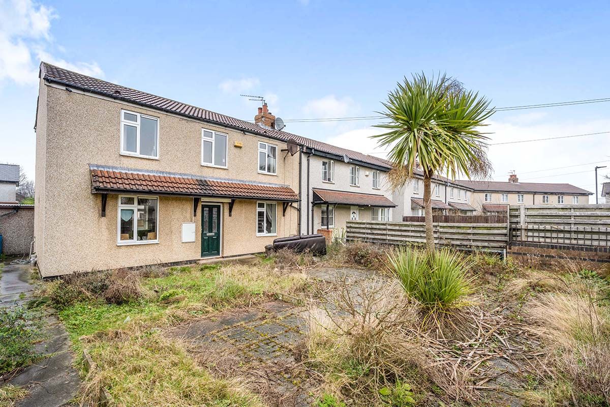 3 bed semidetached house for sale in Long Grove, Stainforth, Doncaster