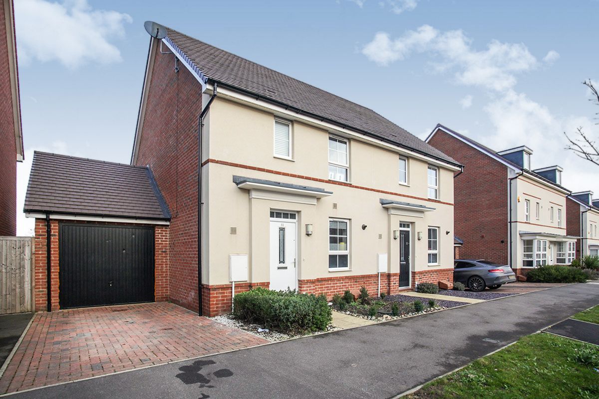 Admiral Avenue, Swallowfields, Hemel Hempstead, Hertfordshire HP2  