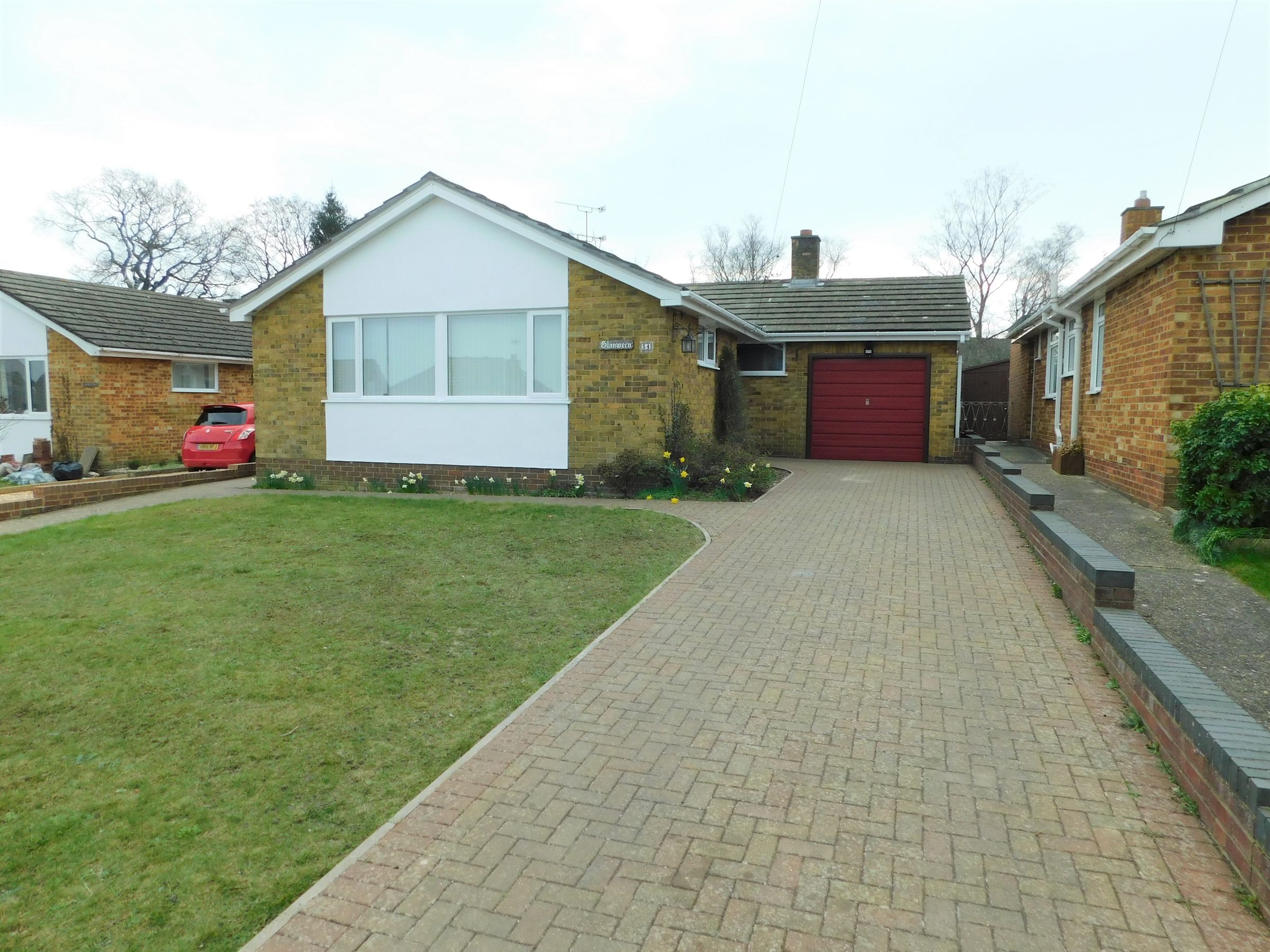 3 bed detached bungalow to rent in Hillview Road, Hythe SO45 Zoopla