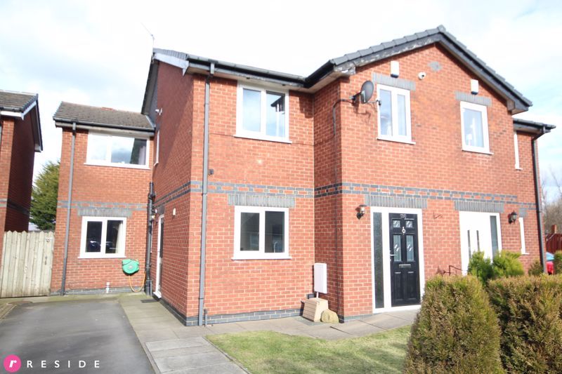 4 bed semidetached house for sale in Halliwell Street, Milnrow