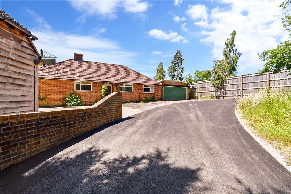 3 bed detached bungalow for sale in Coolham Road, Brooks Green, West