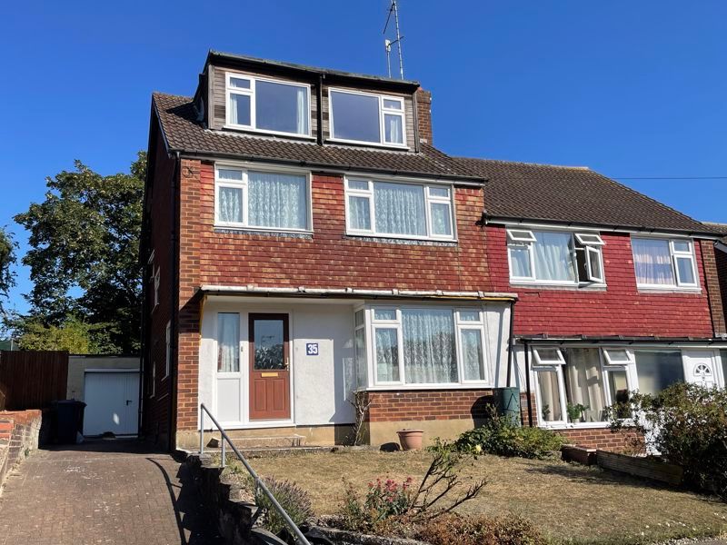 3 bed semidetached house for sale in Chippendale Close, High HP13 Zoopla