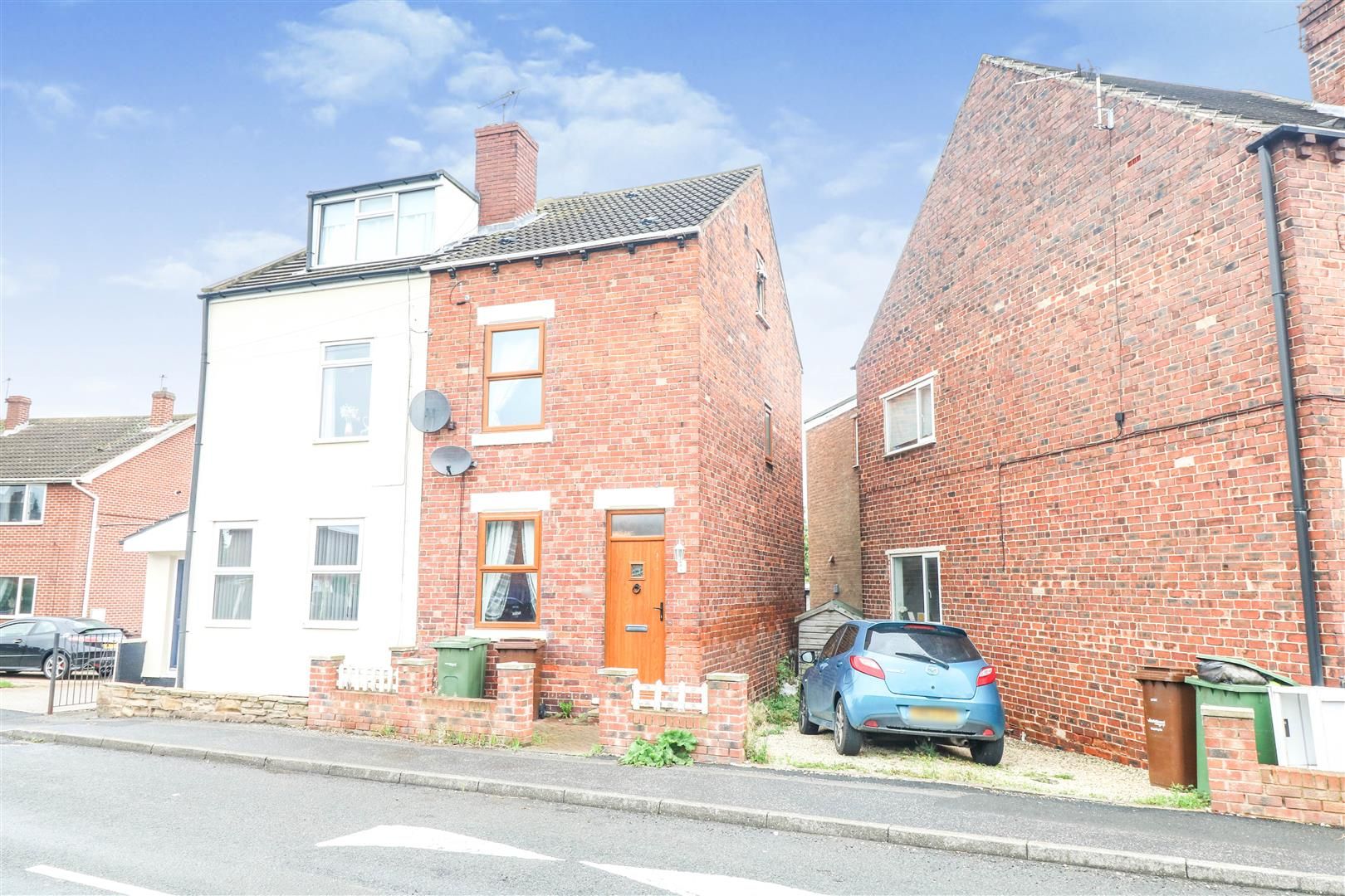 2 bed semidetached house for sale in High Street, South Hiendley