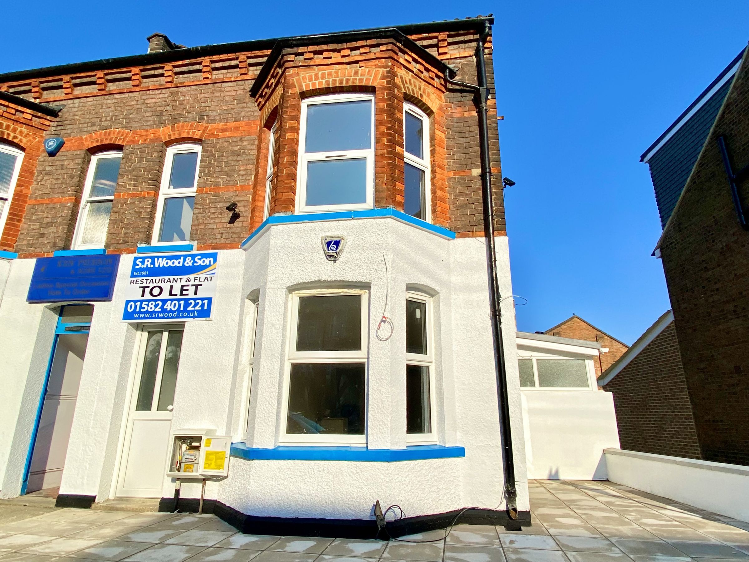 Retail premises to let in 84 Old Bedford Road, Luton, Bedfordshire LU2