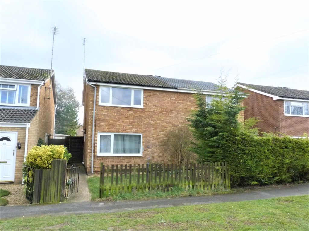 3 bed semidetached house to rent in Blackfriars, Rushden