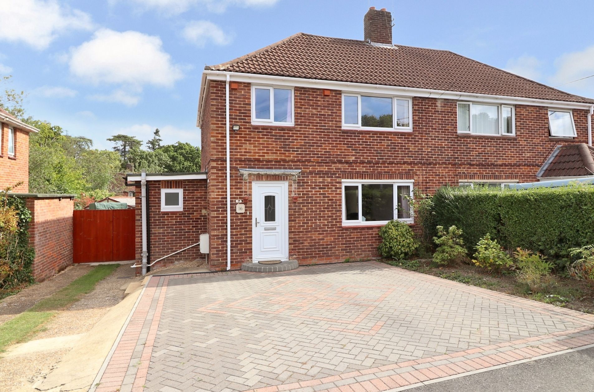 3 bed semidetached house for sale in Midlands Estate, West End