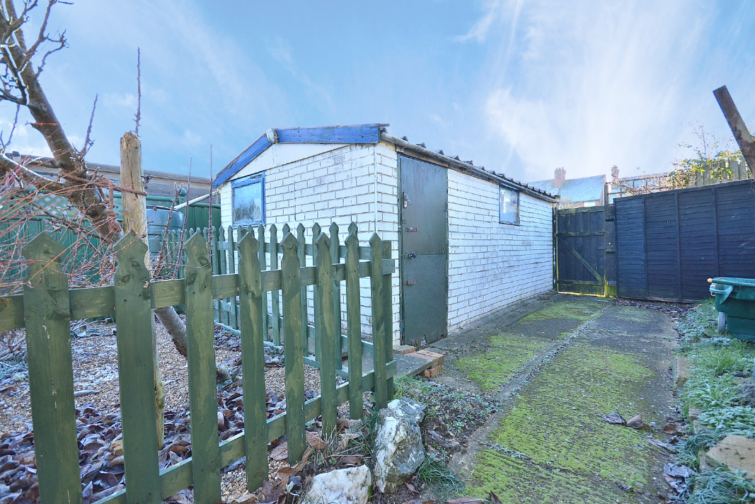 3 bed bungalow for sale in Greville Avenue, Spinney Hill, Northampton