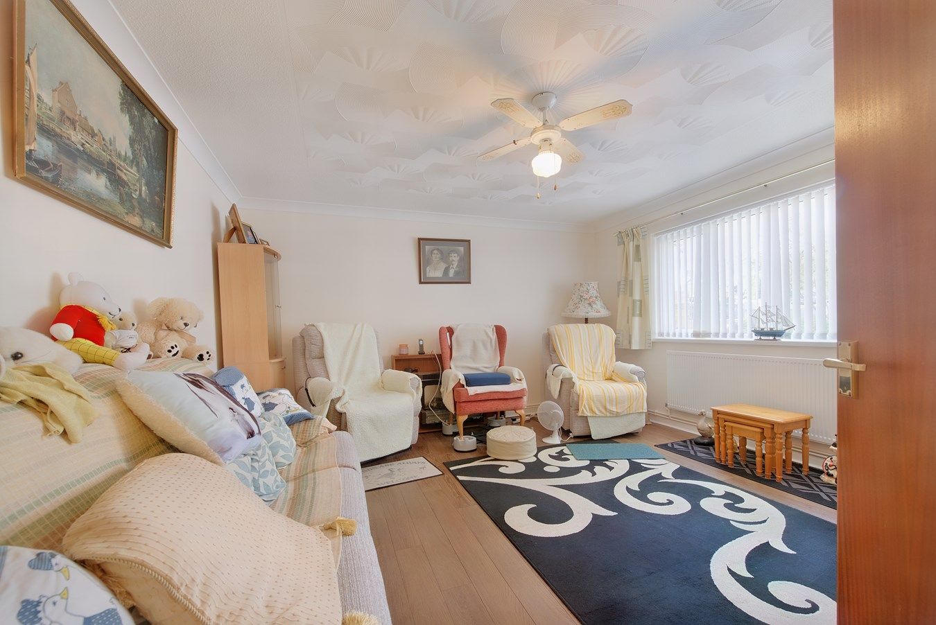 3 bed detached bungalow for sale in Cwmfferws Road, Tycroes, Ammanford