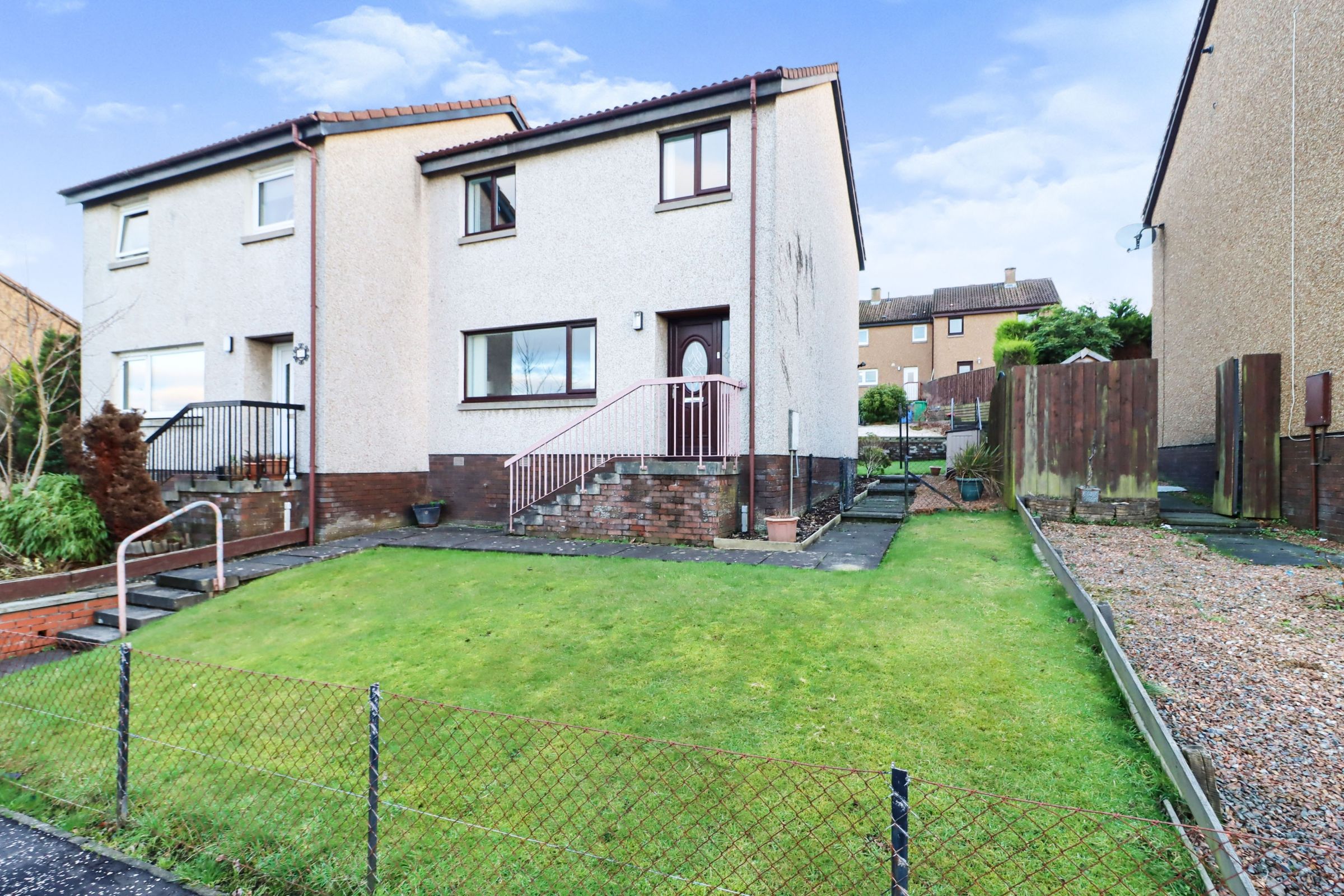 3 bed semidetached house for sale in Carden Castle Park, Cardenden