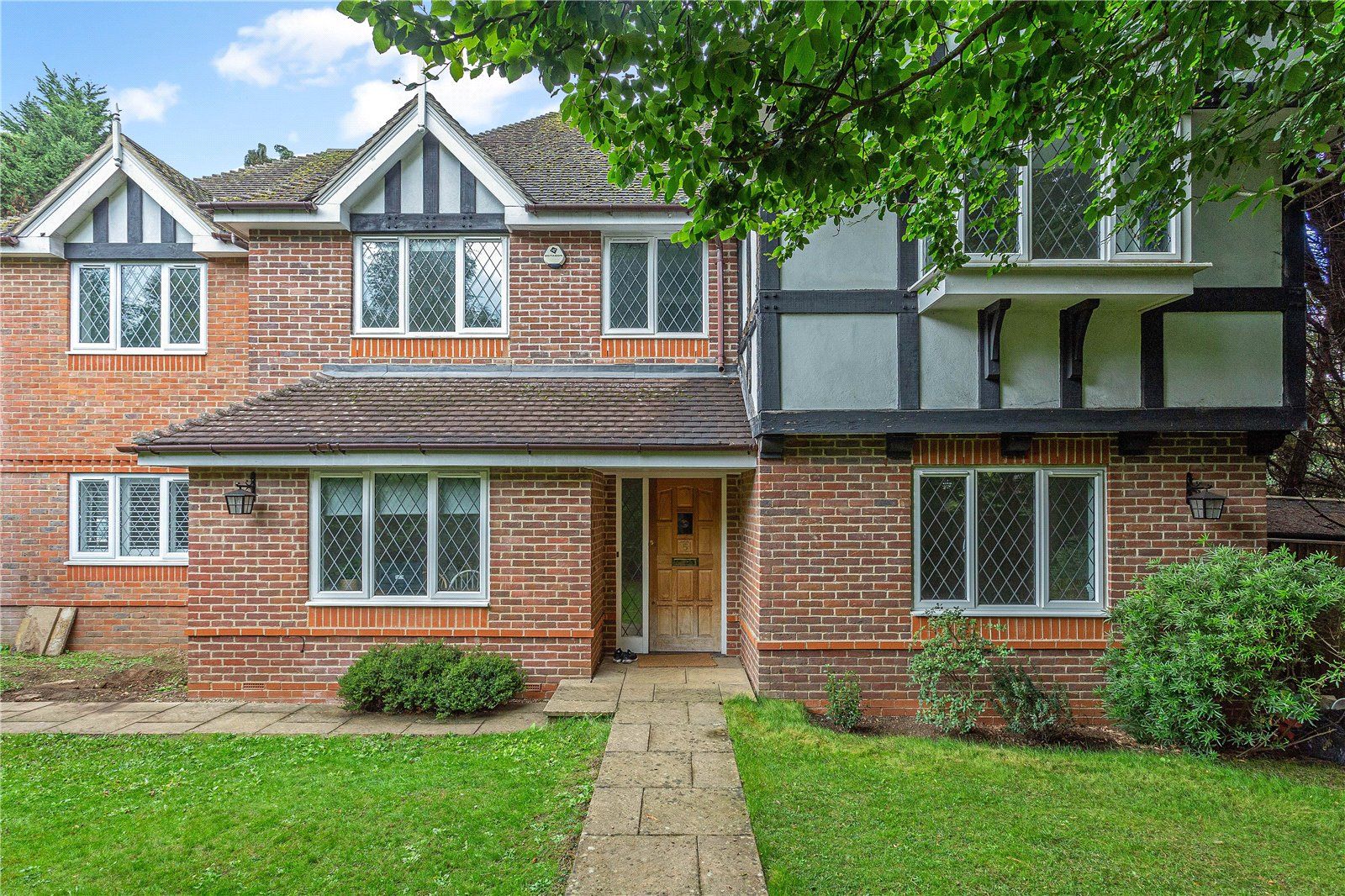 5 bed detached house for sale in Beechwood Park, Chorleywood