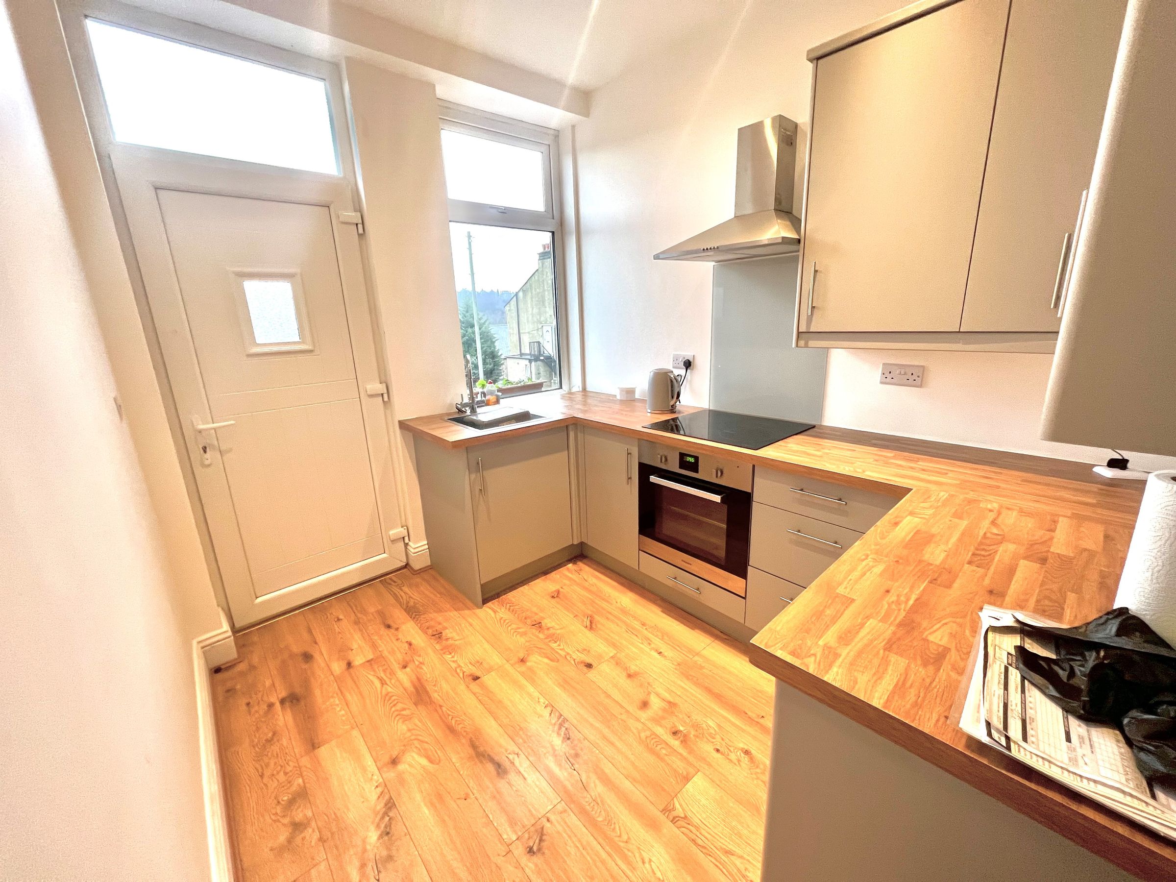 2 bed property to rent in Manchester Road, Linthwaite, Huddersfield HD7