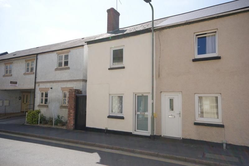 2 bed end terrace house to rent in Bampton Street, Tiverton, Devon EX16