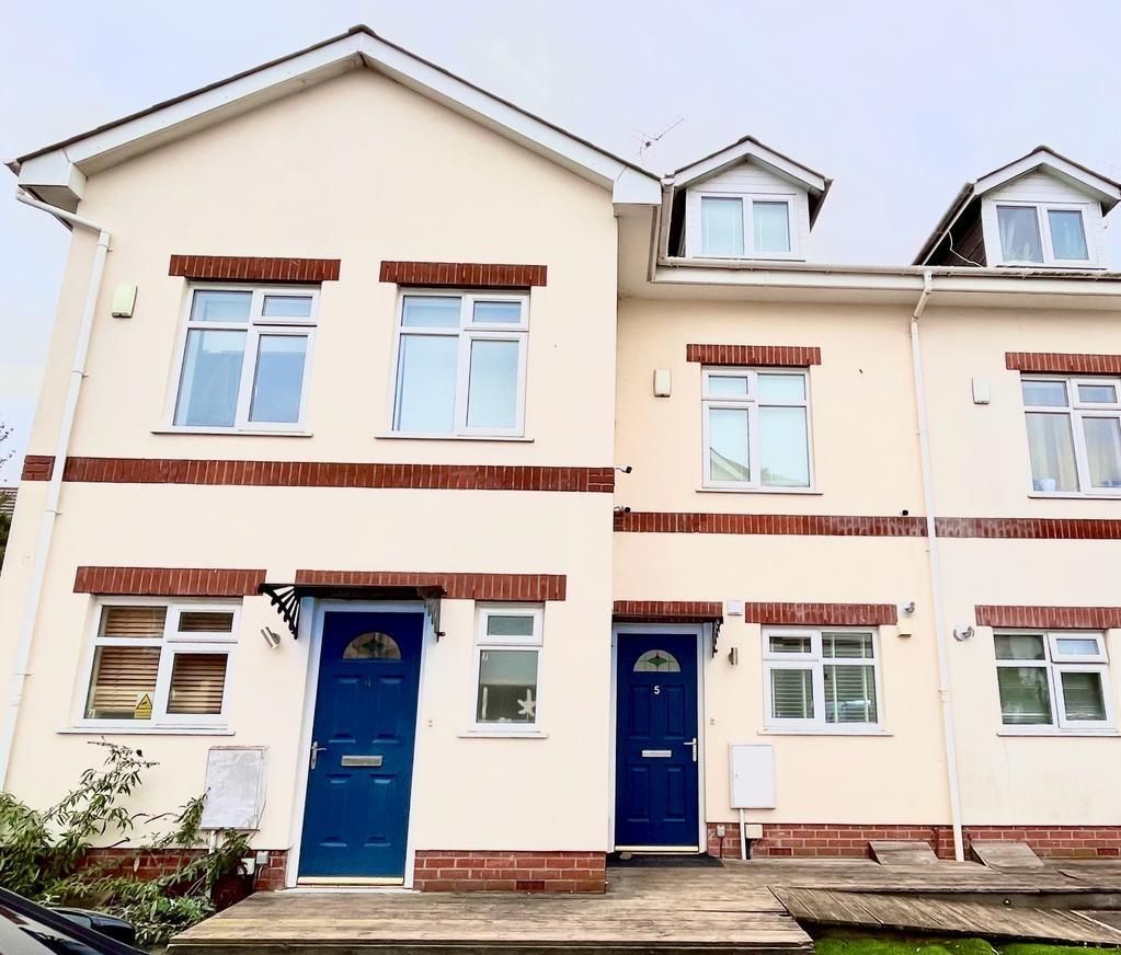 2 bed end terrace house to rent in Portchester Place, Bournemouth BH8