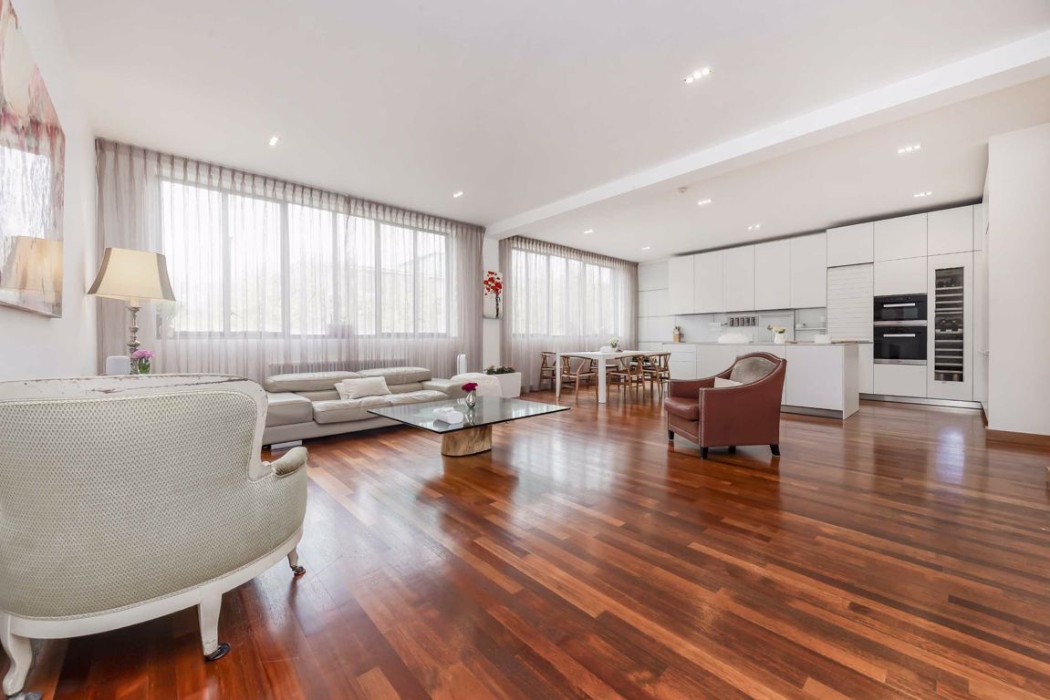 Berry Street, London EC1V  