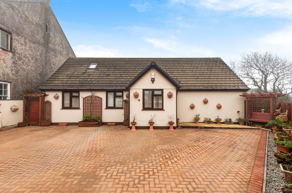 5 bed detached bungalow for sale in Newton Road, Troon, Camborne