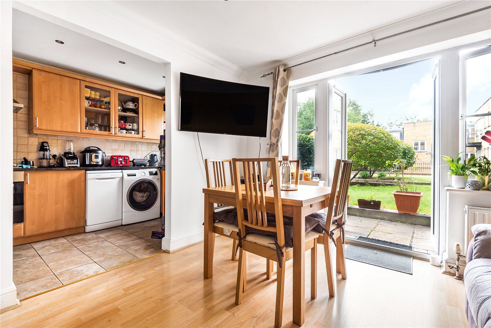 Fontaine Court, 45 High Street N14  