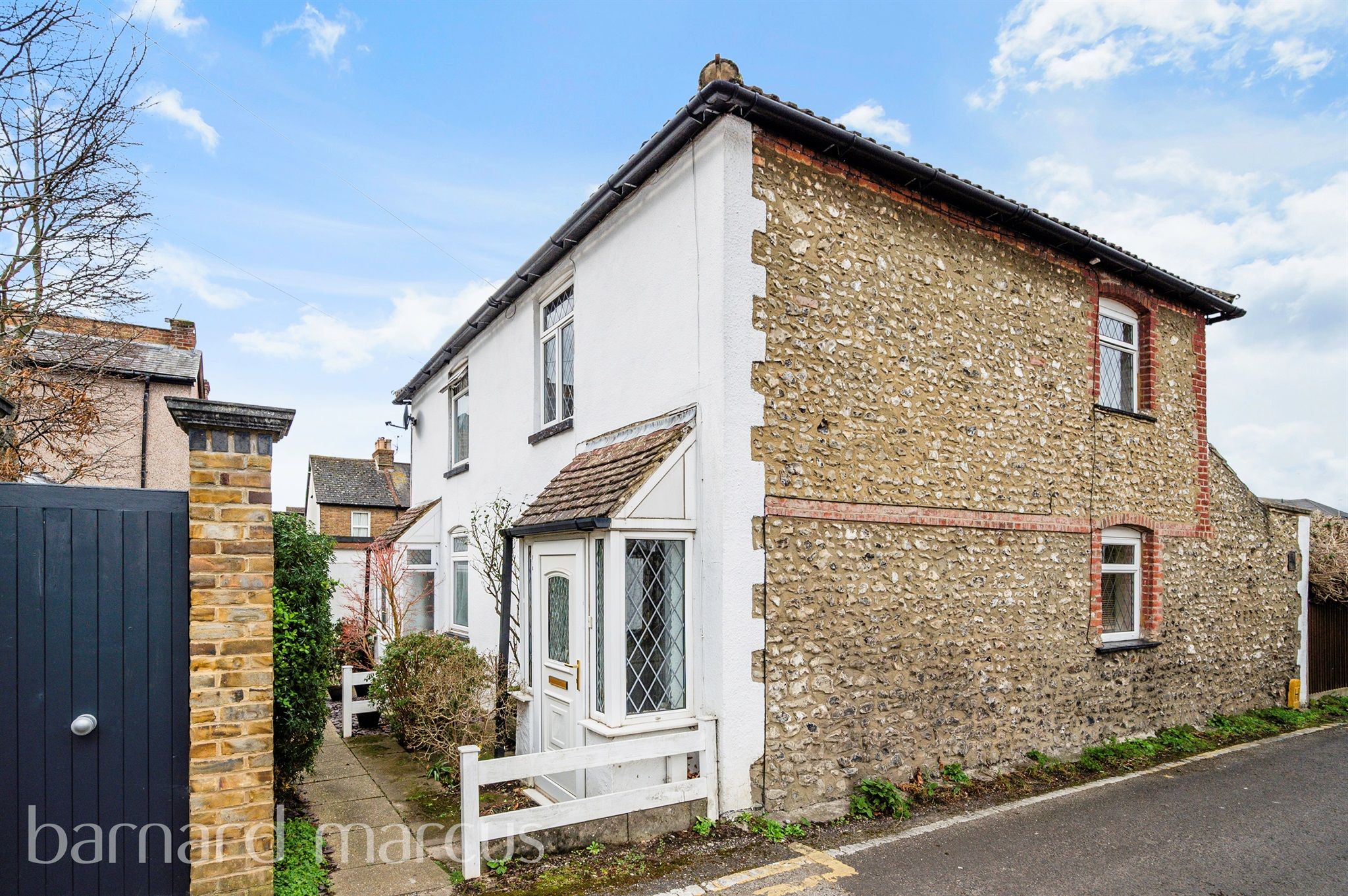2 bed semidetached house for sale in Lintons Lane, Epsom KT17 Zoopla